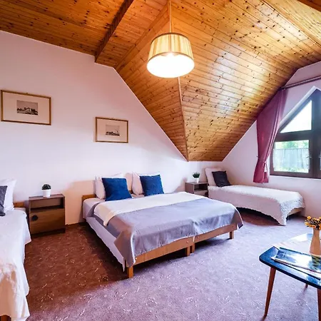 Csendes Vendeghaz Balatonfoeldvaron Holiday home