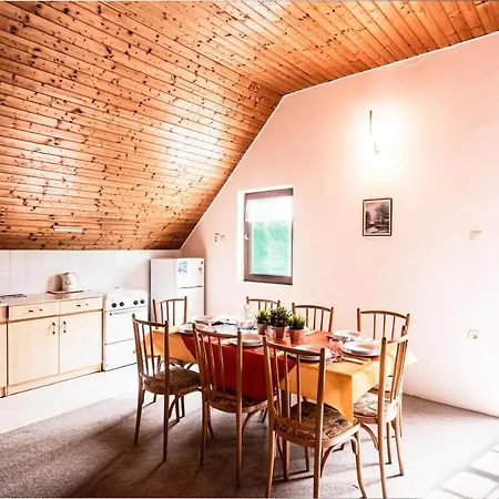 Csendes Vendeghaz Balatonfoeldvaron Holiday home Balatonfoldvar