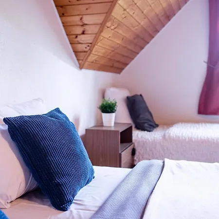 Csendes Vendeghaz Balatonfoeldvaron Holiday home *