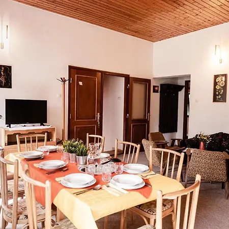 Csendes Vendeghaz Balatonfoeldvaron * Balatonfoldvar